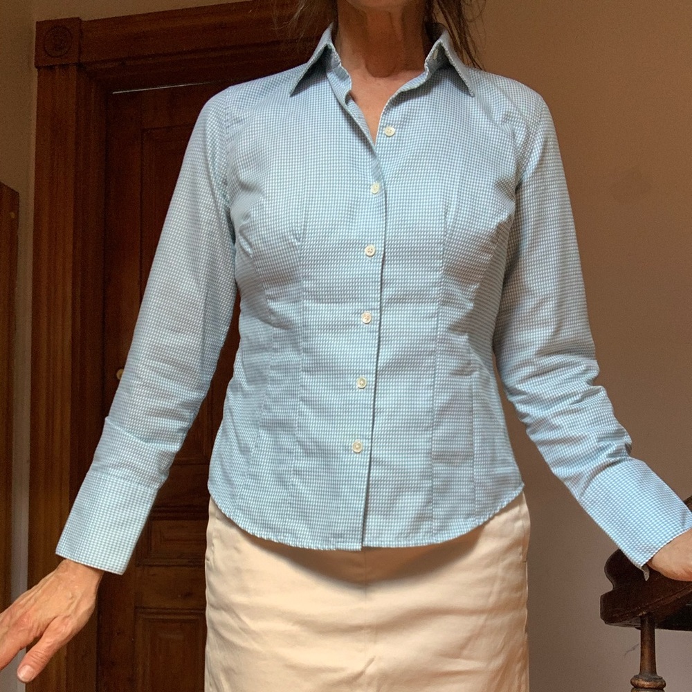 Petite Ann Taylor long sleeve cotton blouse.  French cuffs.